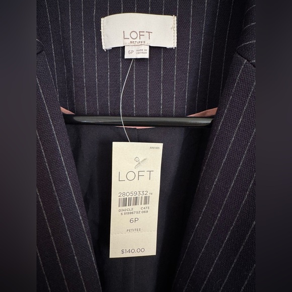 NWT Loft Navy Blue Pinstripes Blazer SIZE 6P - Picture 2 of 11